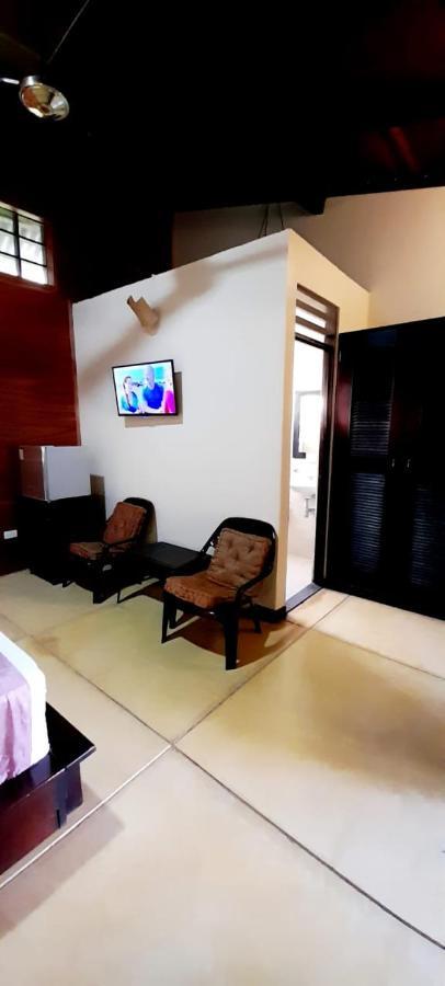 Hotel Amazon Bed And Breakfast Летисия Экстерьер фото