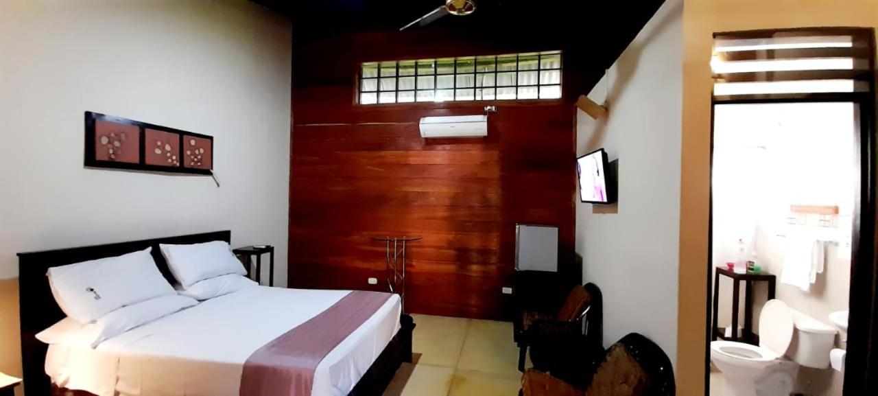 Hotel Amazon Bed And Breakfast Летисия Экстерьер фото