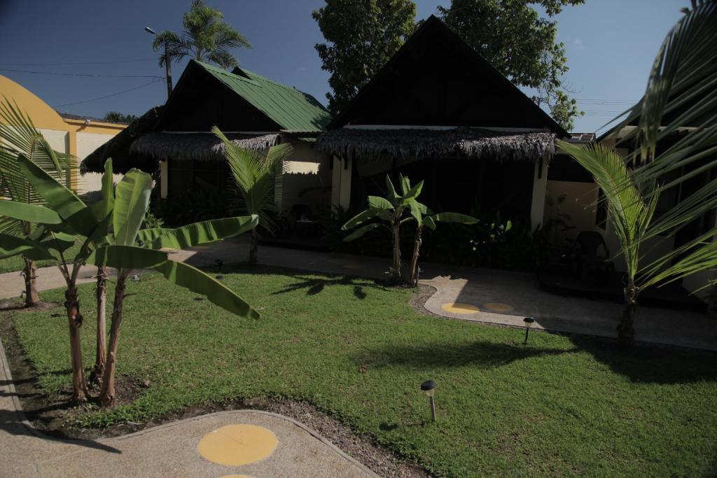 Hotel Amazon Bed And Breakfast Летисия Экстерьер фото