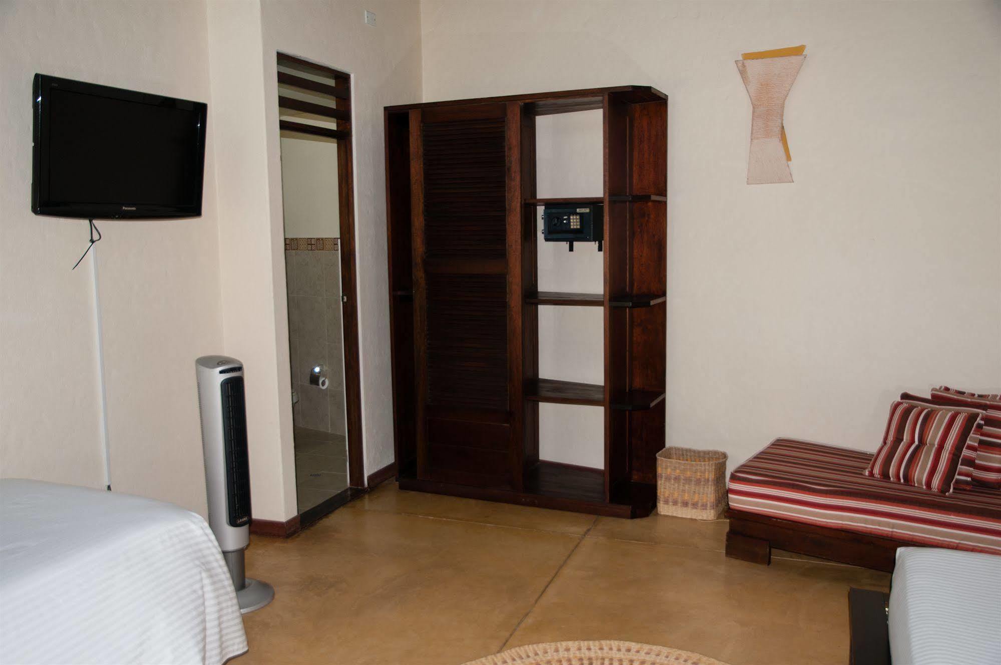 Hotel Amazon Bed And Breakfast Летисия Экстерьер фото