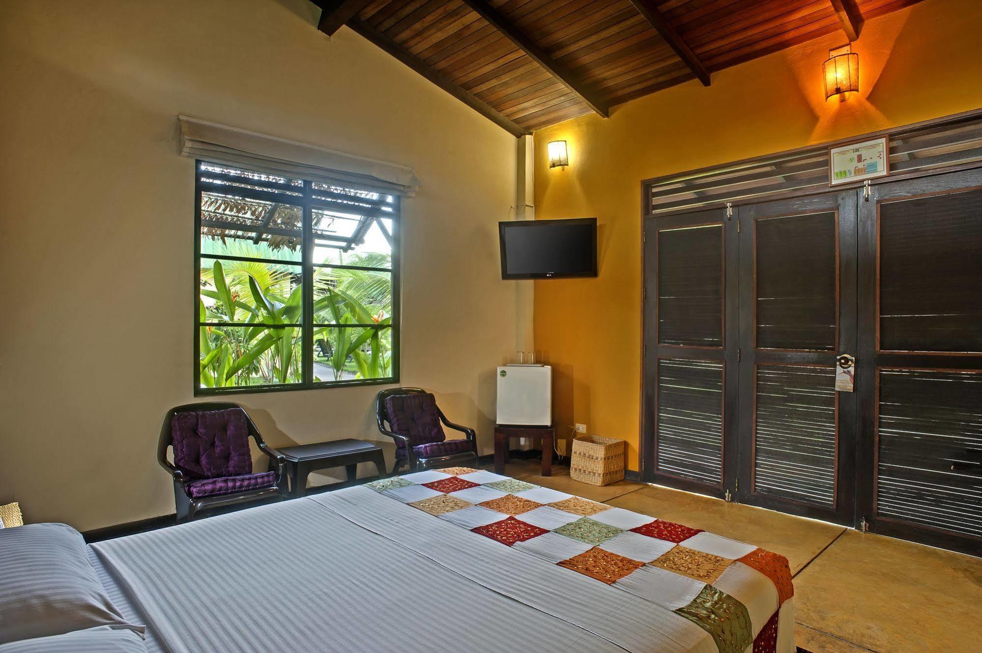 Hotel Amazon Bed And Breakfast Летисия Экстерьер фото